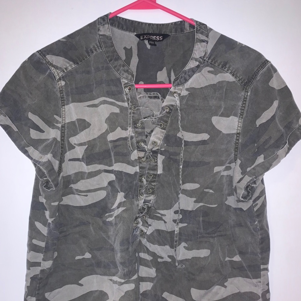 Express Camo Top